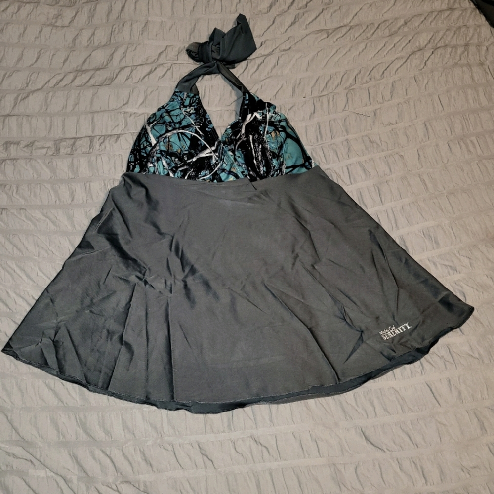 NWT Muddy Girl Camo top size S